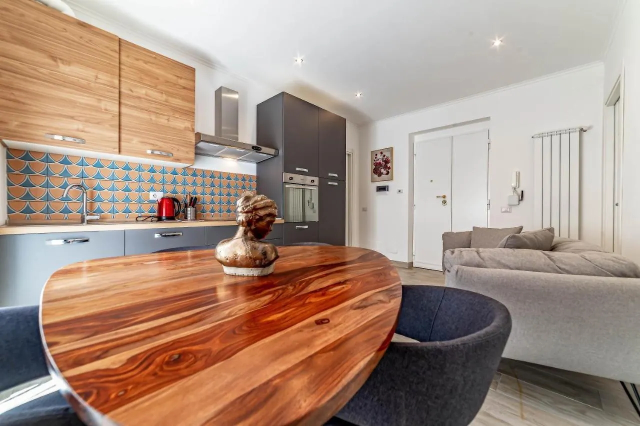 Michelangelo Luxury Rooms Рим 0*,