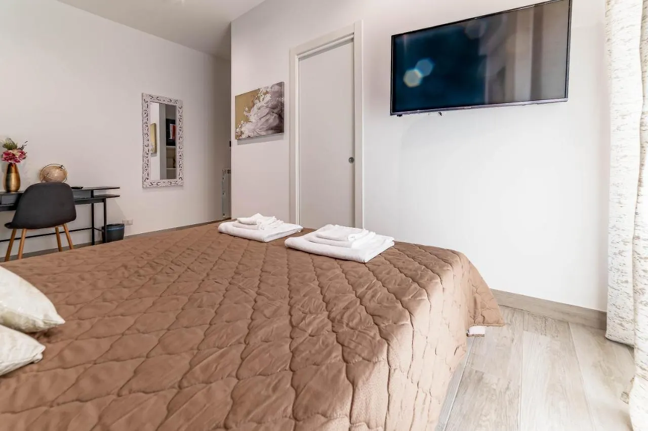 Michelangelo Luxury Rooms Rome 0*,  Italy
